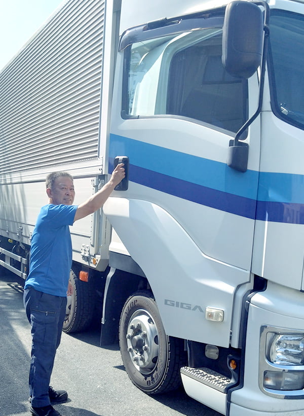 行動力と勇気、自らを進化させる人材を求めています