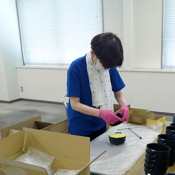 行動力と勇気、自らを進化させる人材を求めています